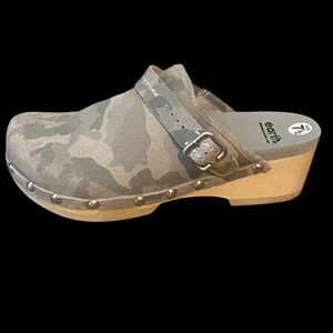 Earth Pine Tiku grey suede Camo Clogs with Buckle | Earth studded mules NWOB 7.5